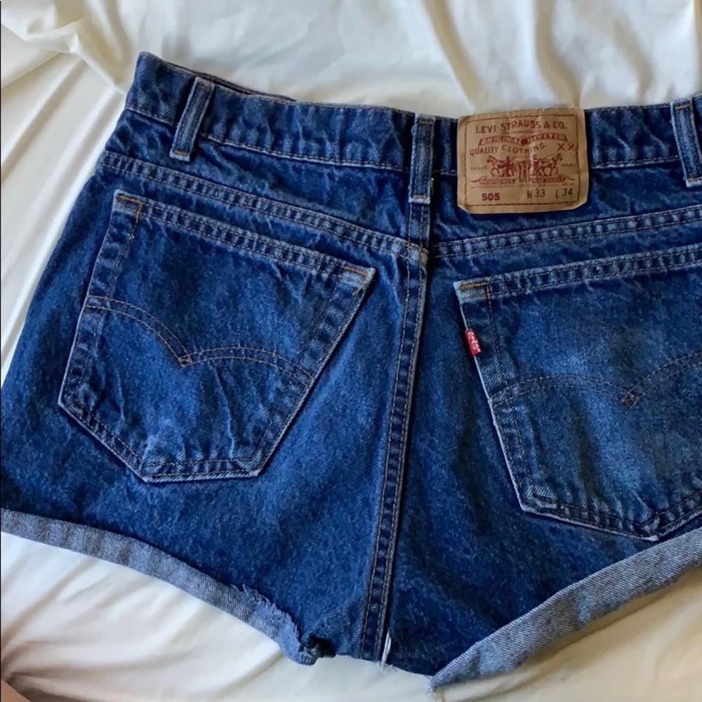 VINTAGE LEVI’S 505 CUT OFFS